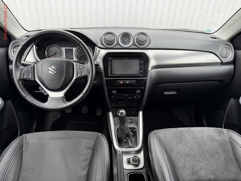Suzuki Vitara (2016) 1.6 VVT AllGrip, Elegance - fotka 8 z 18