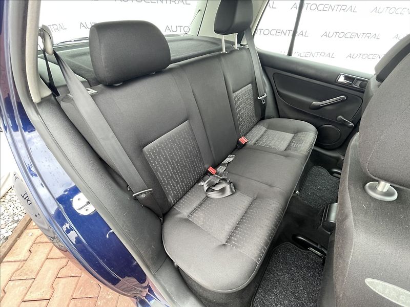 Volkswagen Golf 1,4 i 16v 55kw servis - fotka 20 z 21