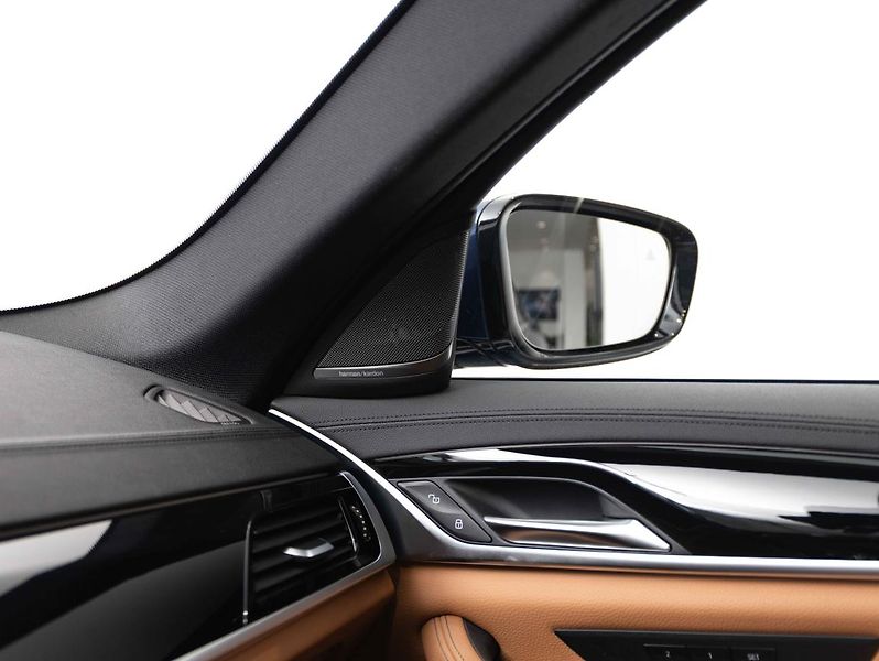 BMW Řada 5 540d xDrive Touring - fotka 16 z 21