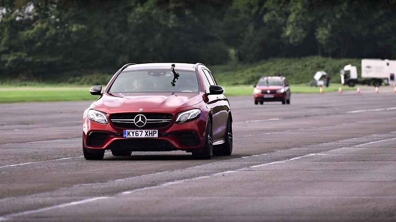 Mercedes-AMG E63 S Combi vs. Dacia Logan MCV.