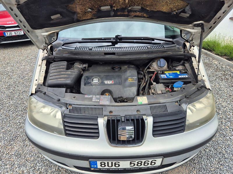 Seat Alhambra (2003) 1.9 TDI Rozvody 7Míst - fotka 21 z 24