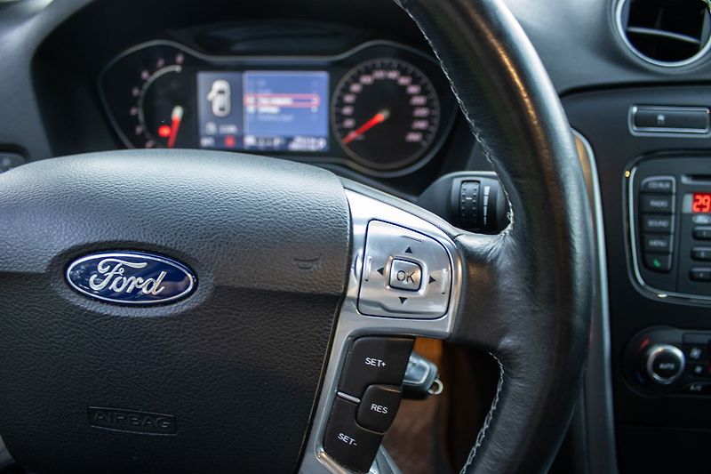 Ford Mondeo - fotka 27 z 33