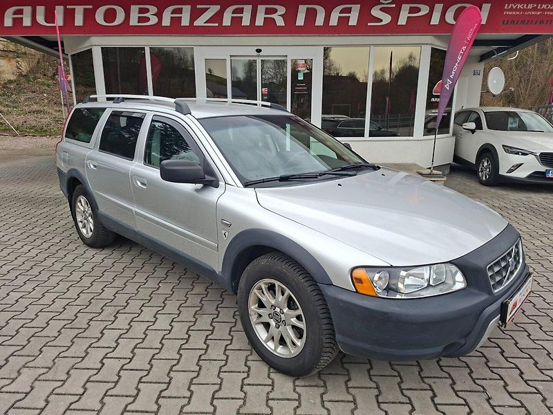 Volvo XC70 (2005) 2.4 D5 120kW AWD -PLNÝ SERVIS! - fotka 2 z 43