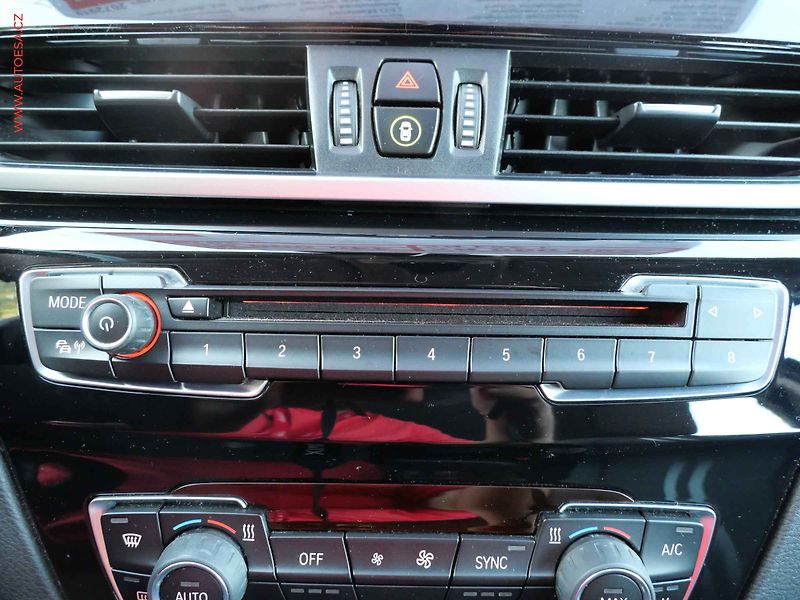 BMW X1 (2019) 2.0D XDRIVE18D, 2.maj,ČR, AT - fotka 18 z 23
