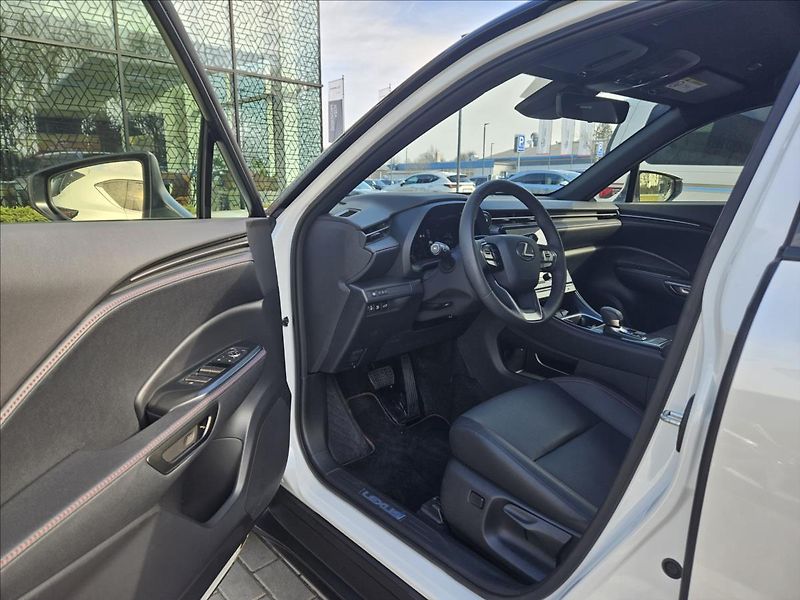 Lexus LBX 1,5 EMOTION Tech - fotka 10 z 18