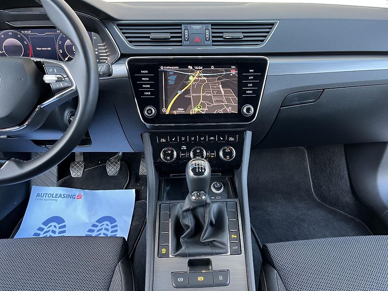 Škoda Superb (2021) 1.5TSI 110KW STYLE MAN6 MATRIX - fotka 25 z 49