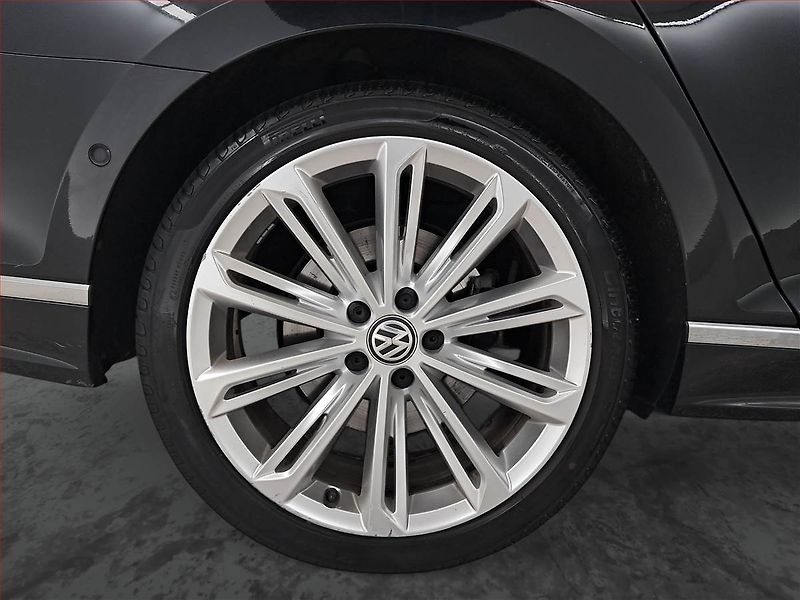Volkswagen Passat (2016) R-Line 2.0 BiTDI, 4X4 - fotka 15 z 20