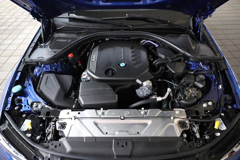 BMW Řada 3 320d xDrive Sedan - fotka 9 z 17