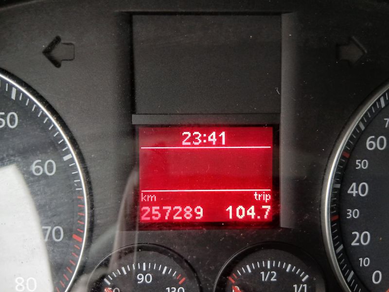Volkswagen Touran 1.4 TSI - fotka 10 z 31