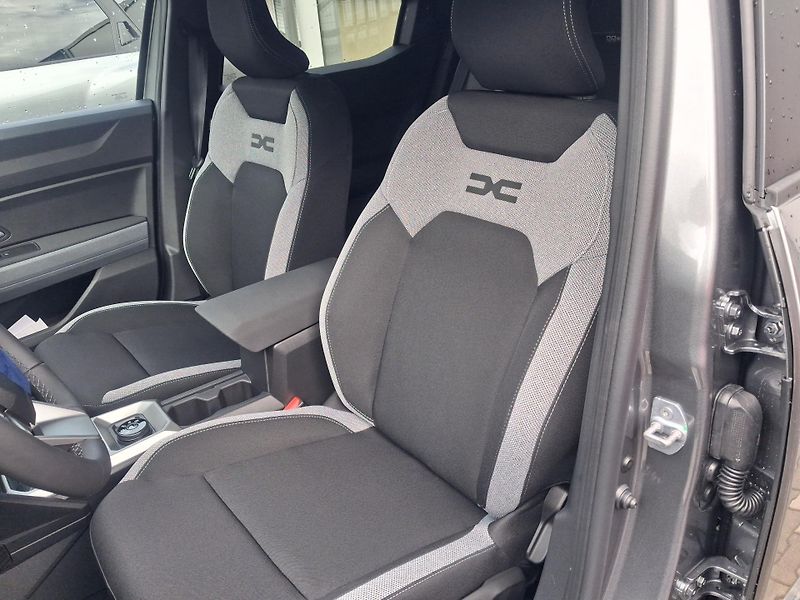 Dacia Duster (2026) Journey hybrid-G 150 4x4 - fotka 24 z 41