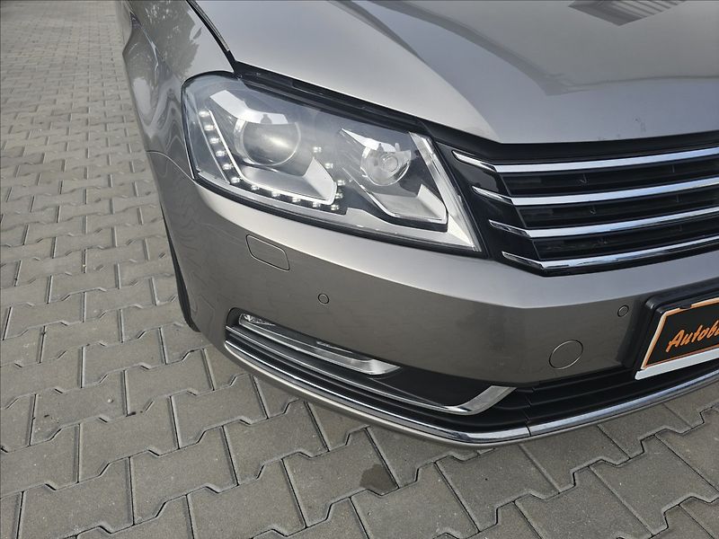 Volkswagen Passat B7 1,4TSi Comfortline NAVI - fotka 41 z 45