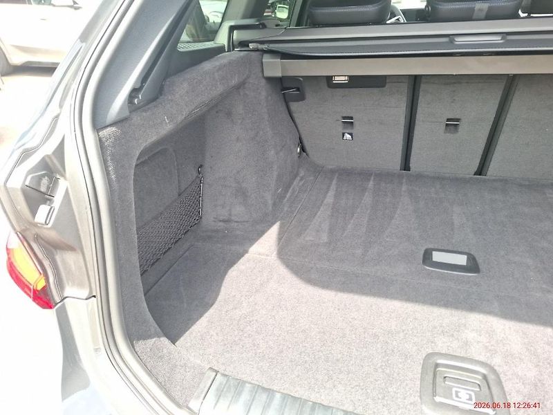 BMW Řada 3 330d xDrive Touring - fotka 18 z 22