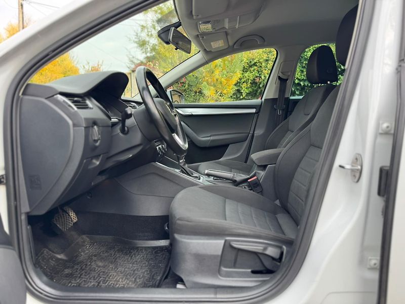Škoda Octavia 2.0TDi STYLE 1.MAJ DPH ROZVODY - fotka 9 z 24