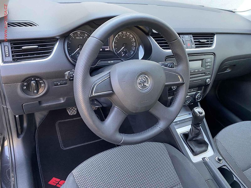 Škoda Octavia (2013) 1.4 TSi, Ambition, AC, park - fotka 12 z 17