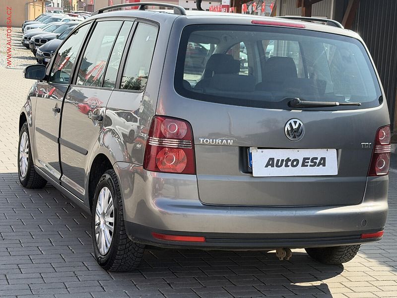 Volkswagen Touran (2008) 1.9TDi, AC, temp - fotka 4 z 17