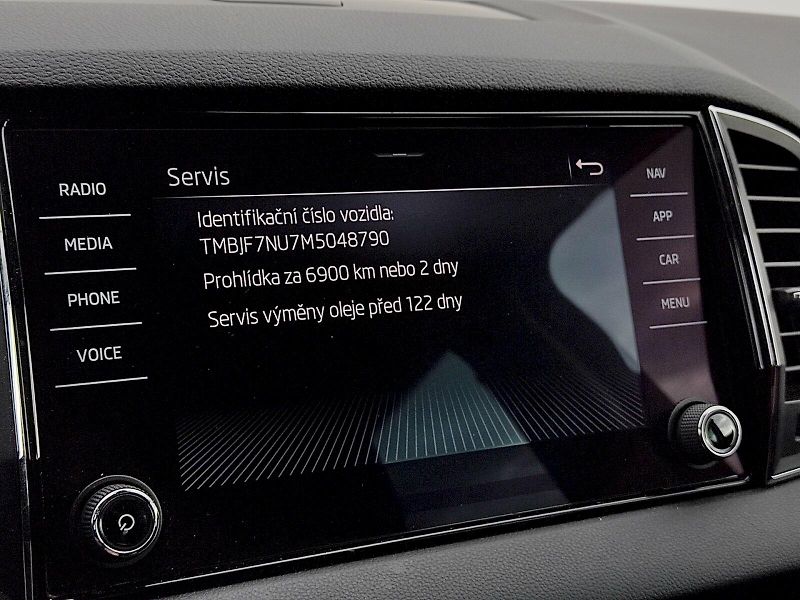 Škoda Karoq (2021) Ambition 2,0 Tdi 85 kw DSG - fotka 10 z 36