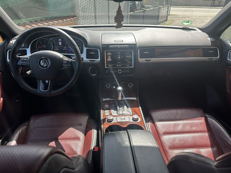 Volkswagen Touareg 3.0 V6 TDi BlueMotion - fotka 12 z 35