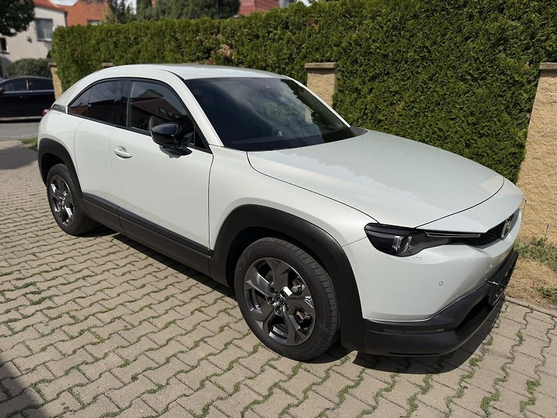 Mazda MX-30 (2021) EXLUSIVE-NAVI-KÚŽE-ČERPADLO- - fotka 2 z 26