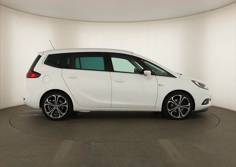 Opel Zafira (2019) 1.6 Turbo, 7 míst, Navi - fotka 6 z 14