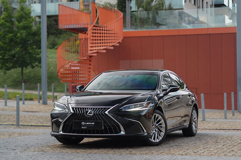 Lexus ES 300h 300H 2,5 HEV LUXURY - fotografie inzerátu