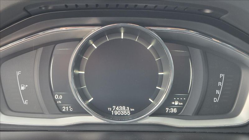 Volvo XC60 2,4 D5 140Kw Summum AWD AT DPH - fotka 18 z 22