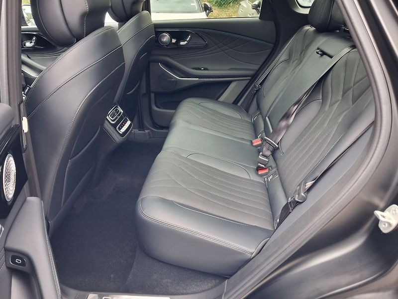 Omoda 9 (2026) Premium 1.5TGDI PHEV AWD - fotka 10 z 28