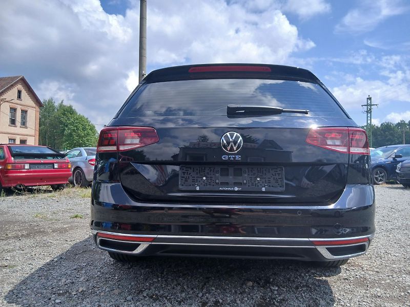 Volkswagen Passat GTE Plug-in hybrid, kůže - fotka 15 z 58
