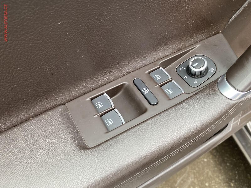 Volkswagen Passat (2014) 2.0 TDi, Highline, bixen, - fotka 13 z 19