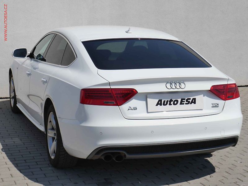 Audi A5 (2014) 2.0TDi Quattro, ČR, S-line - fotka 6 z 21