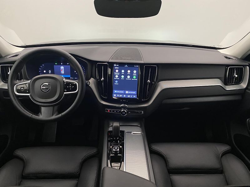 Volvo XC60 B5 AWD DARK PLUS AUT - fotka 2 z 53
