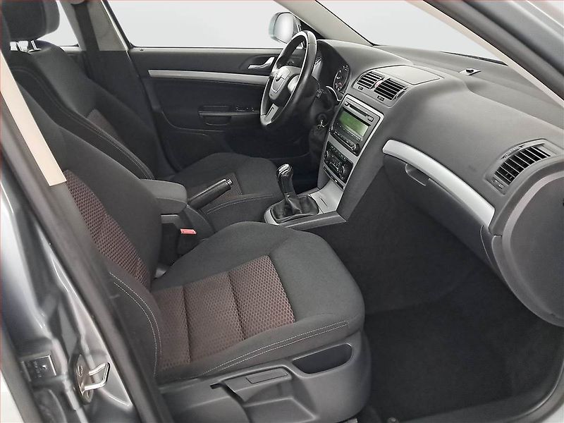 Škoda Octavia (2012) 1.4 TSI, Serv.kniha, Tempomat - fotka 9 z 15