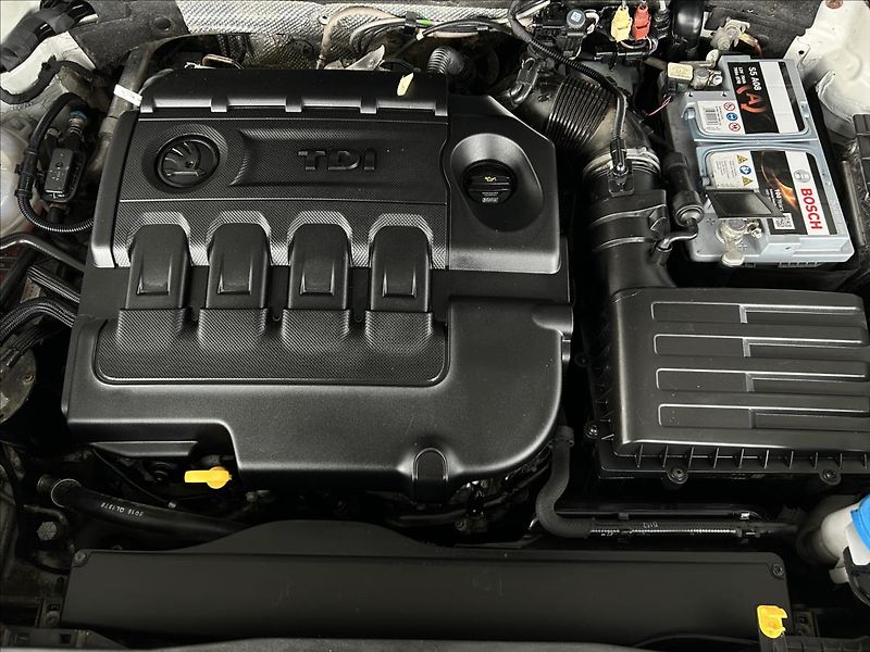 Škoda Karoq 2,0   TDI 110kW,4x4,TAŽNÉ,ČR - fotka 27 z 30