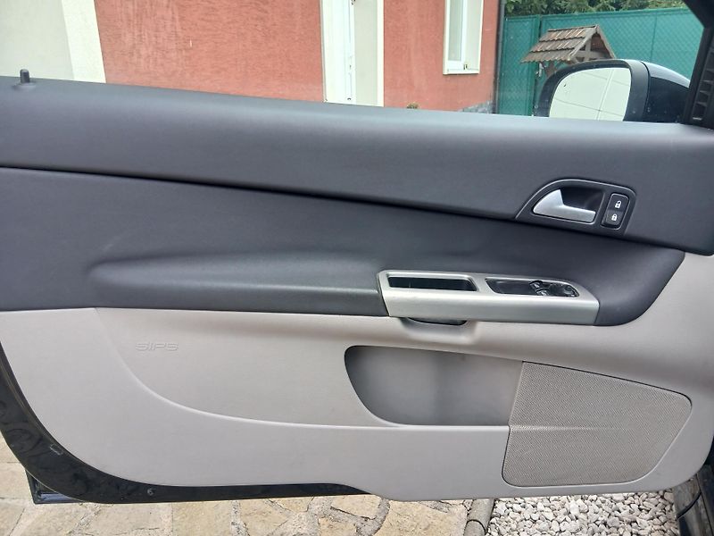 Volvo C30 2.0D DIGI AC - fotka 8 z 32