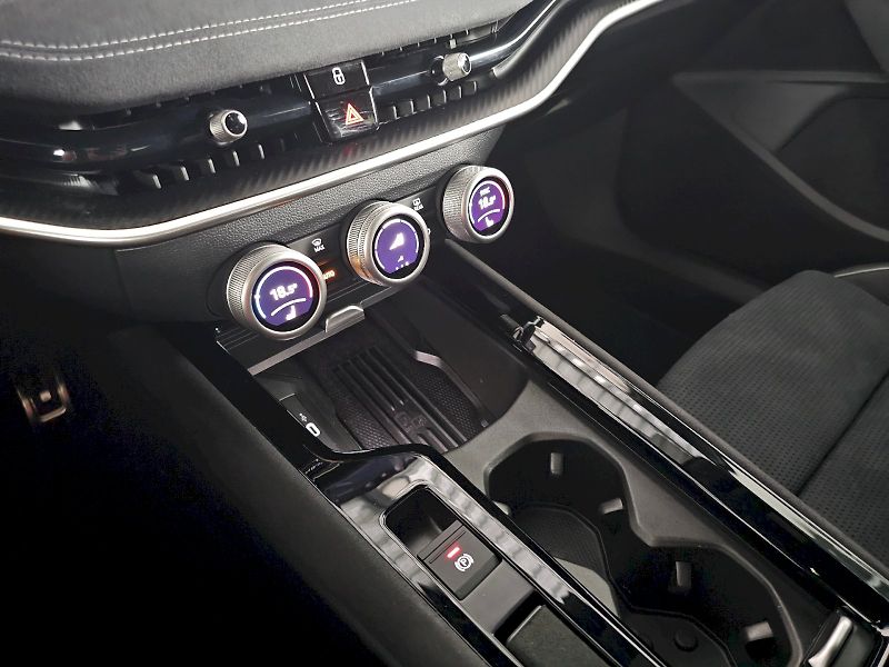 Škoda Superb (2025) 2.0TDi 142kW 4X4 SPORTLINE WEB - fotka 24 z 36