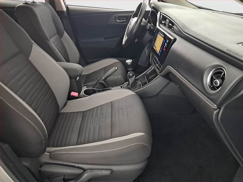 Toyota Auris (2015) 1.2 Ti, Serv.kniha, Tempomat - fotka 9 z 18