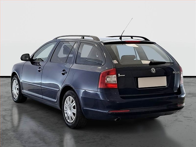 Škoda Octavia (2011) Ambiente 1.6 TDI, nová STK - fotka 4 z 16