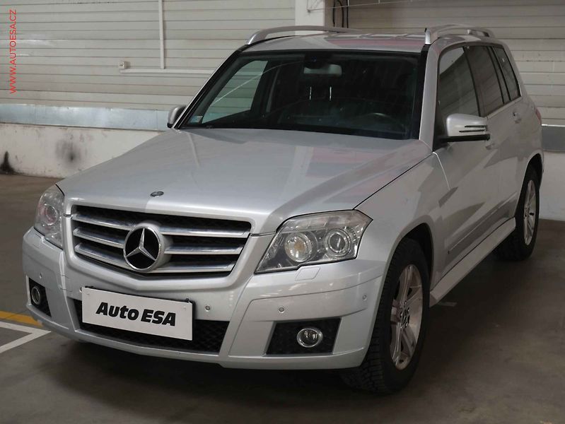 Mercedes-Benz GLK (2008) 3.0 CDi 320 CDi 4Matic, ČR - fotka 3 z 14