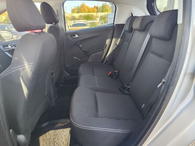 Peugeot 208 1.2 PureTech/60kW Active - fotka 9 z 25