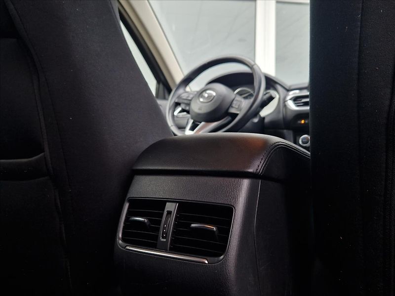 Mazda 6 2,2 D SKYACTIVE, VÝHŘEV NOSIČ - fotka 17 z 42