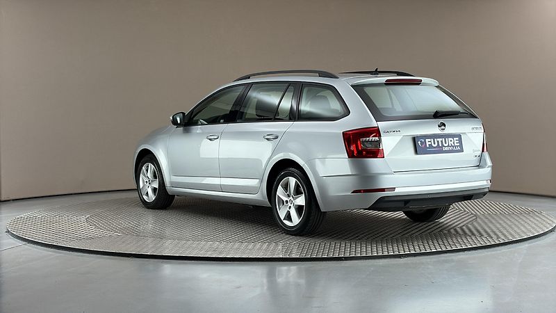 Škoda Octavia 1.5 TSI G-Tec DSG Ambition Com - fotka 2 z 23