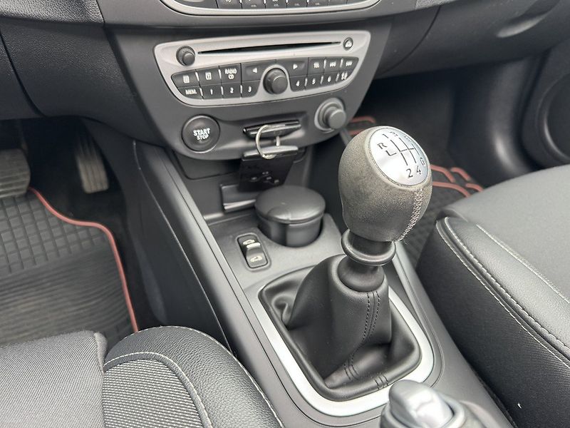 Renault Mégane (2011) 1.4TCe Navi Digi Klima - fotka 11 z 45