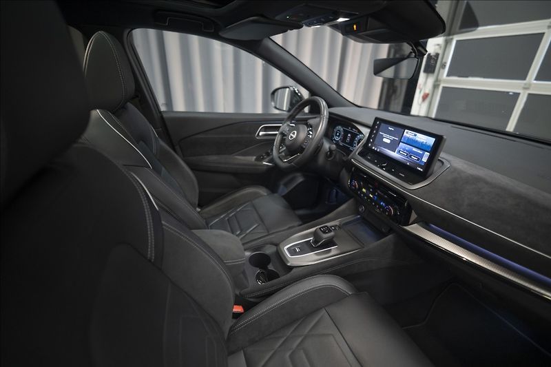 Nissan Qashqai 1,3 DIG-T MHEV AT NAVI PANO ČR - fotka 7 z 53