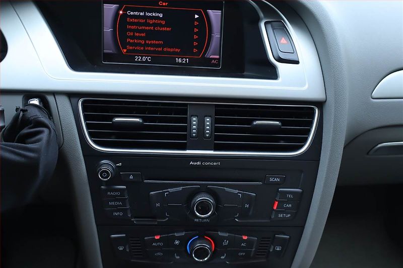 Audi A4 (2010) 2.0 TDI, Automat, Xenony - fotka 12 z 23