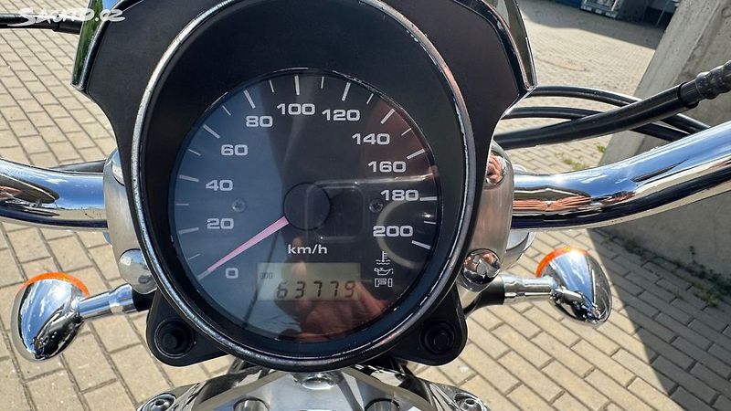 Suzuki (2005) Boulevard VZ 800, 36kw - fotka 9 z 15