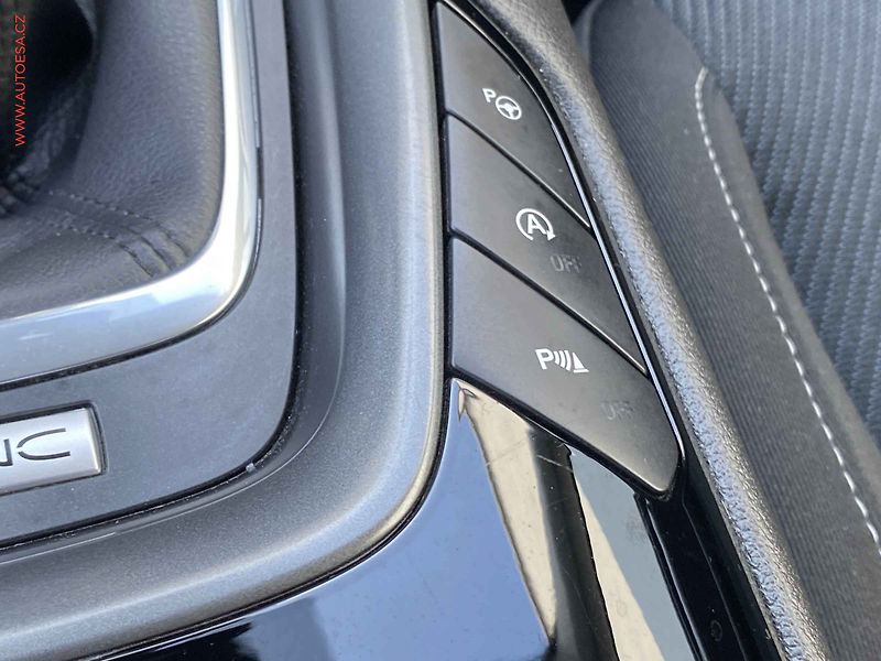 Ford Mondeo (2016) 1.5EB, Titanium, navi - fotka 14 z 18