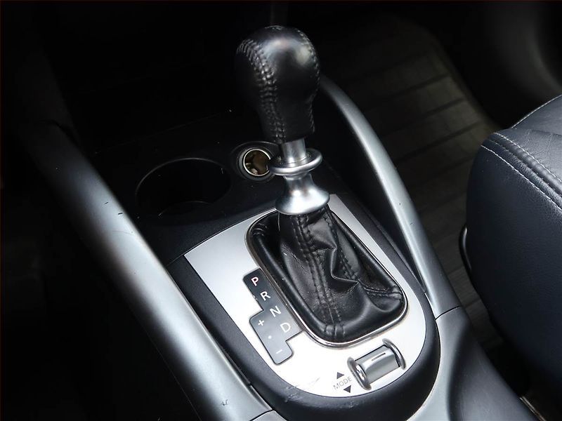 Mitsubishi Outlander (2010) 2.2 DI-D, 4X4, Automat - fotka 13 z 21