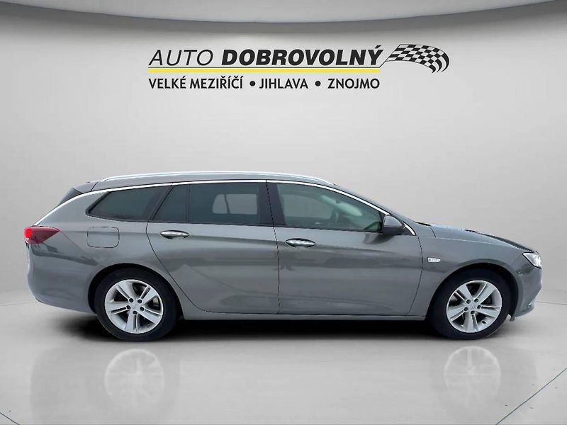 Opel Insignia Sports Tourer Innovation D 2.0 - fotka 10 z 32