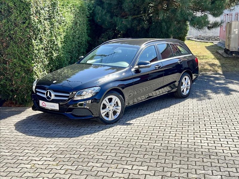 Mercedes-Benz Třídy C C 180 d - fotka 1 z 46