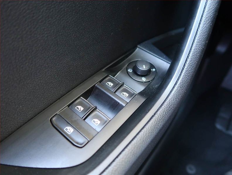 Škoda Superb (2016) 2.0 TDI, Automat, Navi - fotka 20 z 22