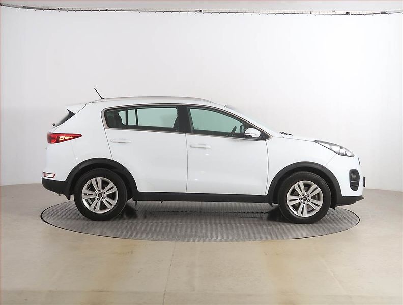 Kia Sportage (2018) 1.7 CRDi, Serv.kniha, Tempomat - fotka 6 z 15